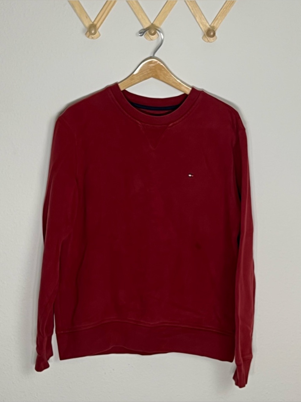 TOMMY HILFIGER • mens sweatshirt